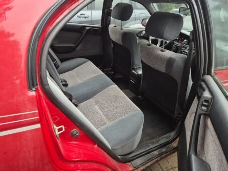 TOYOTA CARINA – Image 5