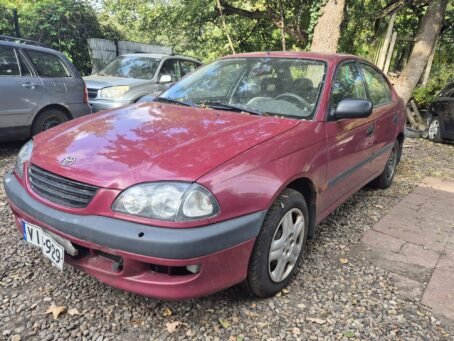 TOYOTA AVENSIS