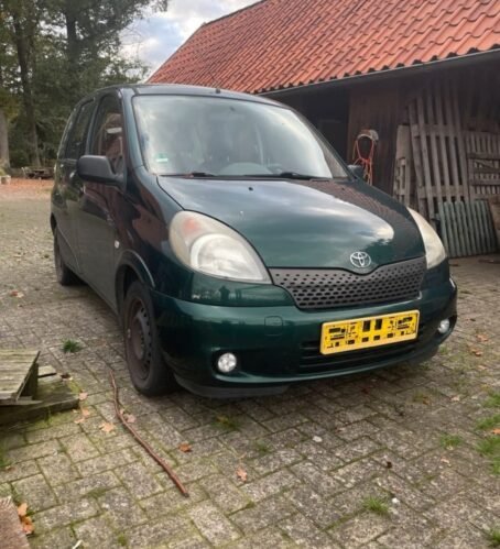 TOYOTA YARIS