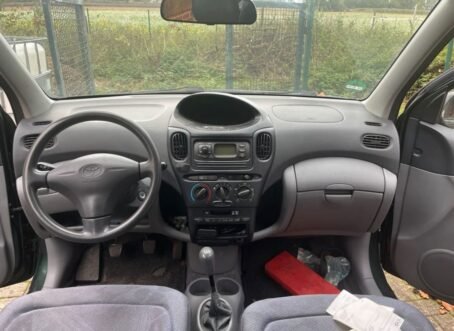 TOYOTA YARIS – Image 6