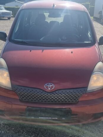 TOYOTA YARIS