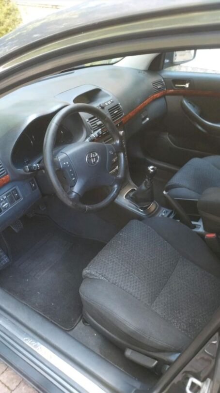 TOYOTA AVENSIS – Image 4