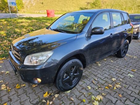 TOYOTA RAV4 – Image 2