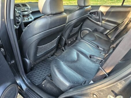 TOYOTA RAV4 – Image 4