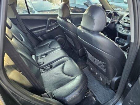 TOYOTA RAV4 – Image 7