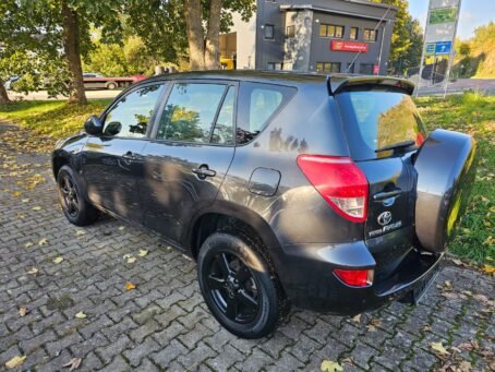 TOYOTA RAV4 – Image 14
