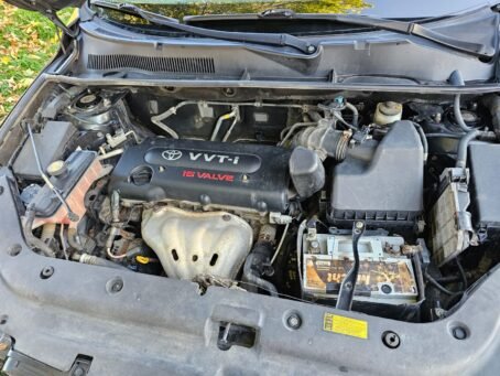 TOYOTA RAV4 – Image 17