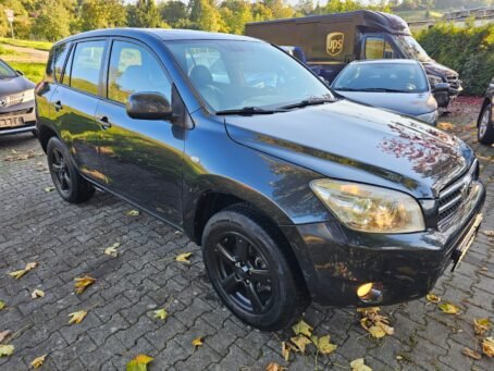 TOYOTA RAV4 – Image 19