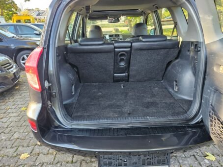 TOYOTA RAV4 – Image 20
