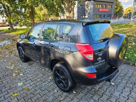 TOYOTA RAV4 – Image 21